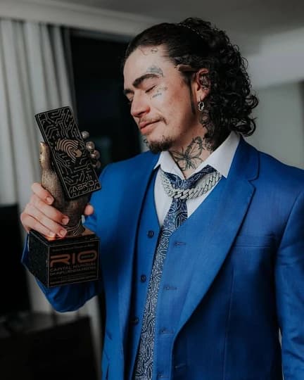Homenageado com o Troféu ABRID